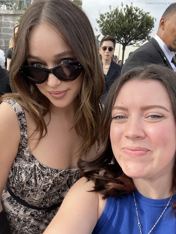 Alycia Debnam Carey photo 8 of 1336