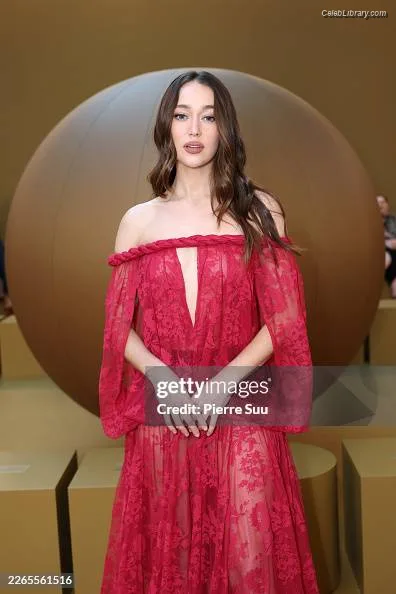 Alycia Debnam Carey photo 10 of 1336