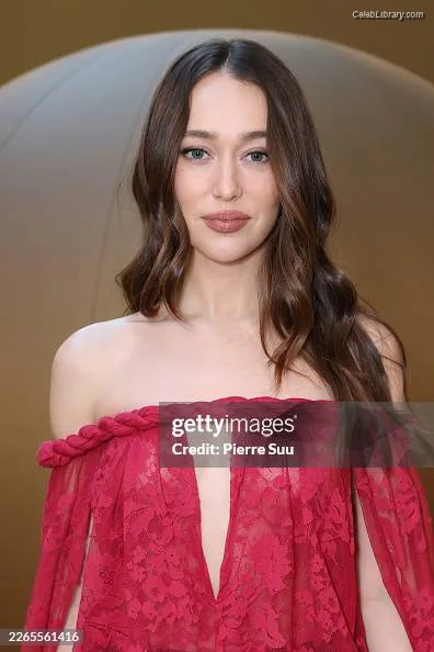 Alycia Debnam Carey photo 11 of 1336