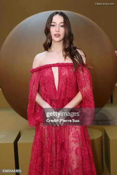 Alycia Debnam Carey photo 13 of 1336