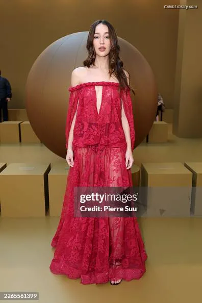 Alycia Debnam Carey photo 14 of 1336
