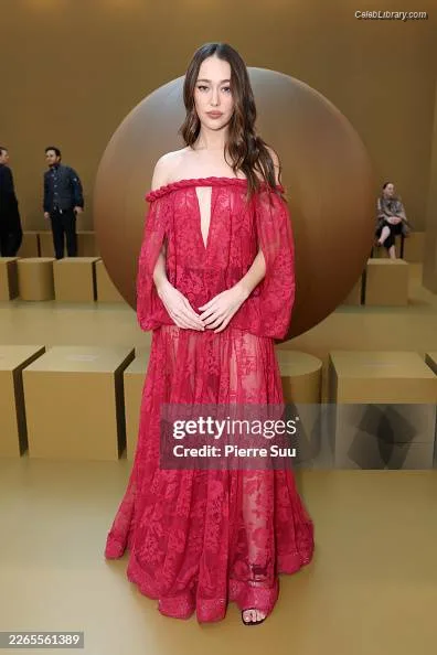 Alycia Debnam Carey photo 16 of 1336
