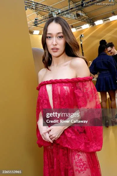 Alycia Debnam Carey photo 23 of 1336