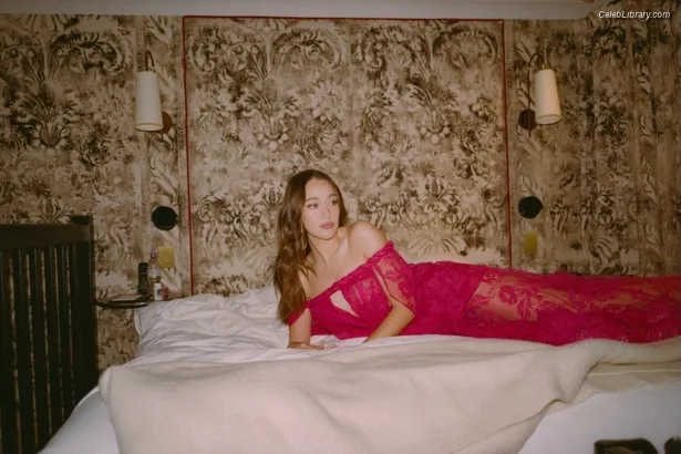 Alycia Debnam Carey photo 2 of 1336