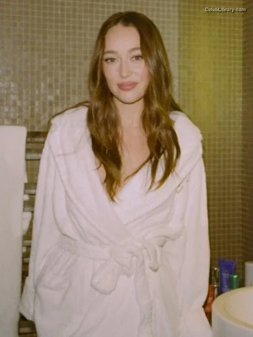 Alycia Debnam Carey photo 6 of 1336