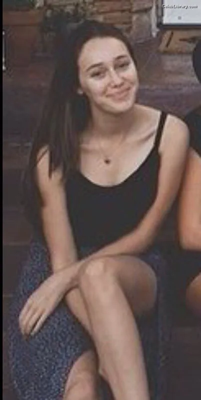 Alycia Debnam Carey photo 19 of 1336