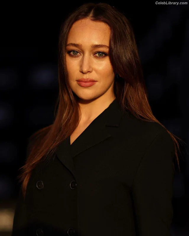 Alycia Debnam Carey photo 12 of 1336