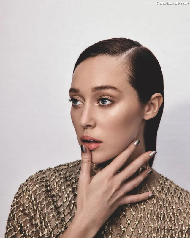 Alycia Debnam Carey photo 3 of 1336