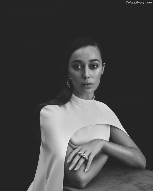 Alycia Debnam Carey photo 8 of 1336
