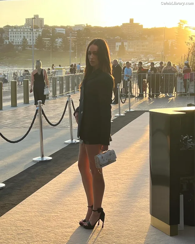 Alycia Debnam Carey photo 12 of 1336