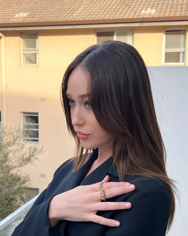 Alycia Debnam Carey photo 16 of 1336