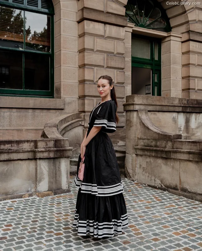 Alycia Debnam Carey photo 6 of 1336