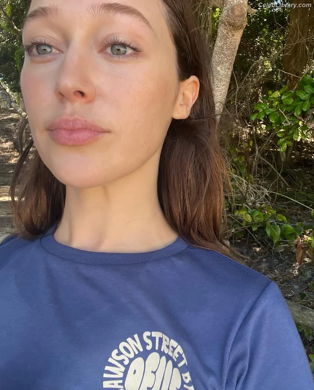 Alycia Debnam Carey photo 20 of 1336