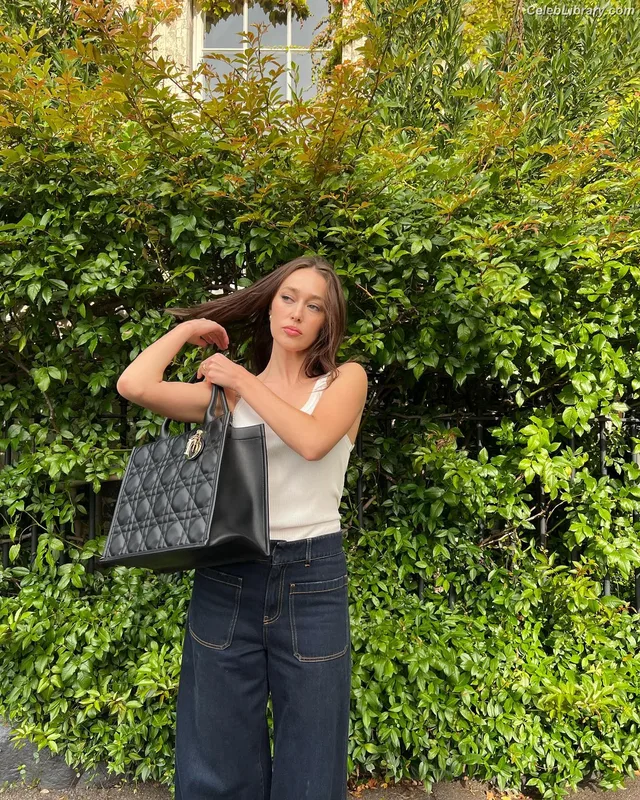 Alycia Debnam Carey photo 23 of 1336