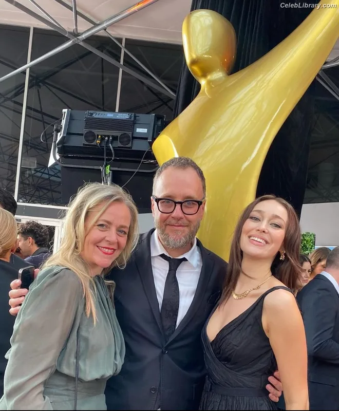Alycia Debnam Carey photo 2 of 1336