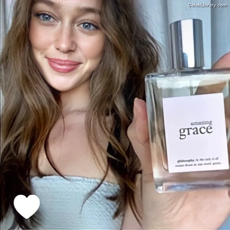 Alycia Debnam Carey photo 4 of 1336