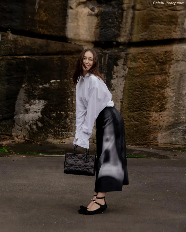 Alycia Debnam Carey photo 7 of 1336