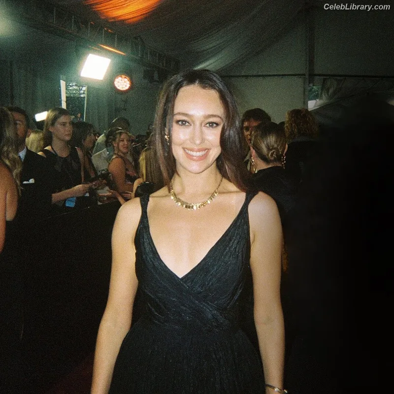 Alycia Debnam Carey photo 23 of 1336