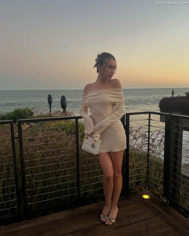 Alycia Debnam Carey photo 12 of 1336