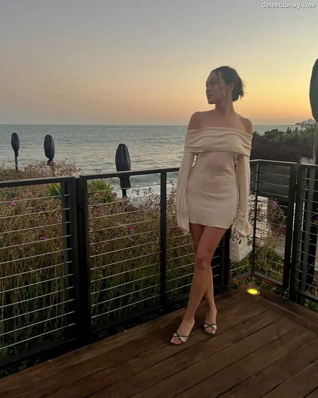 Alycia Debnam Carey photo 13 of 1336