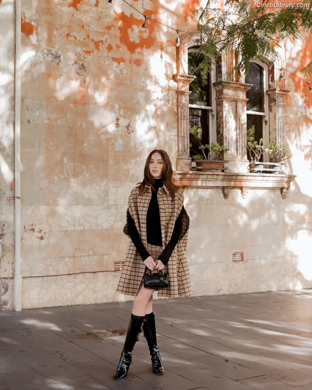 Alycia Debnam Carey photo 16 of 1336