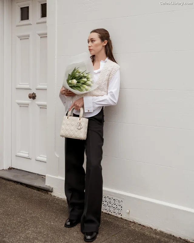Alycia Debnam Carey photo 7 of 1336