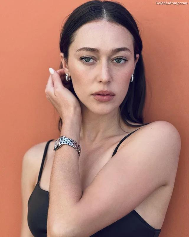 Alycia Debnam Carey photo 16 of 1336