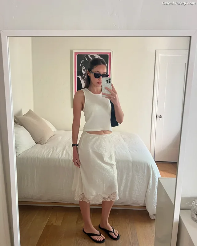 Alycia Debnam Carey photo 22 of 1336