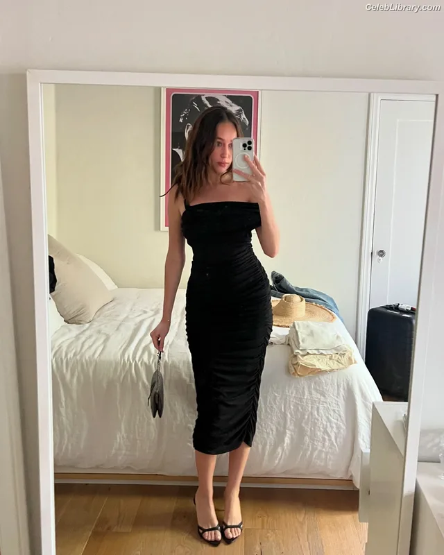 Alycia Debnam Carey photo 23 of 1336