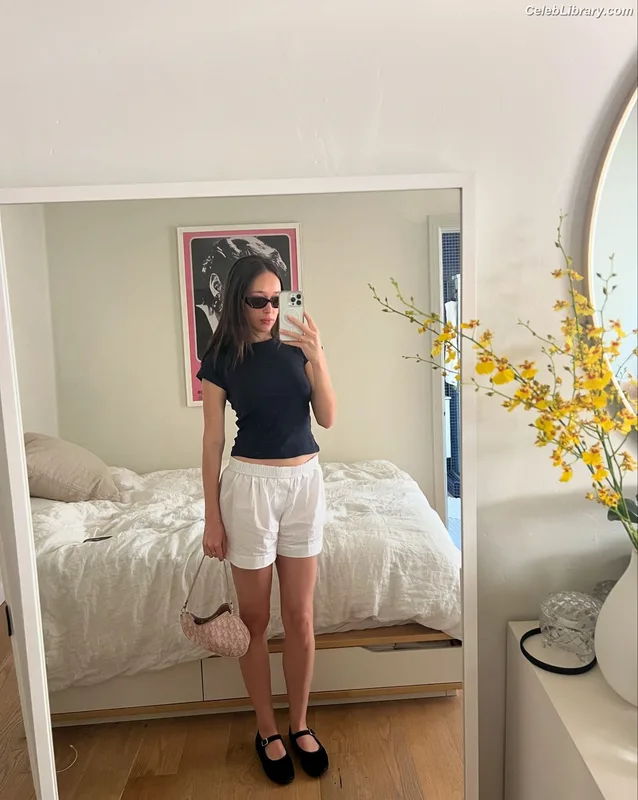 Alycia Debnam Carey photo 3 of 1336
