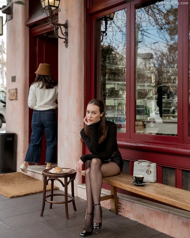 Alycia Debnam Carey photo 11 of 1336