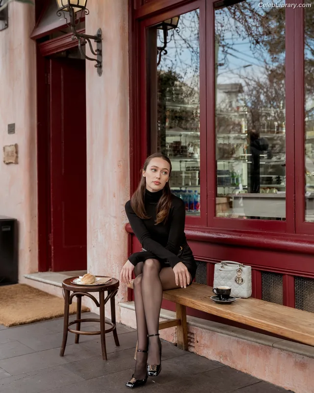 Alycia Debnam Carey photo 13 of 1336