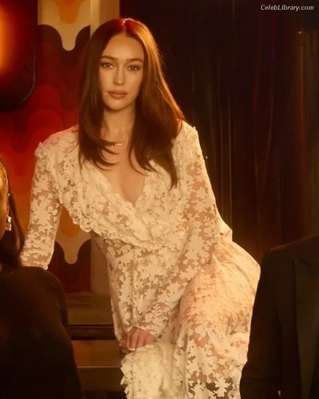 Alycia Debnam Carey photo 22 of 1336