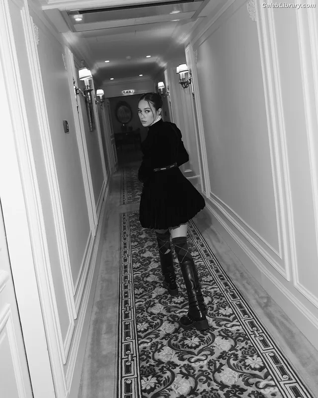 Alycia Debnam Carey photo 7 of 1336