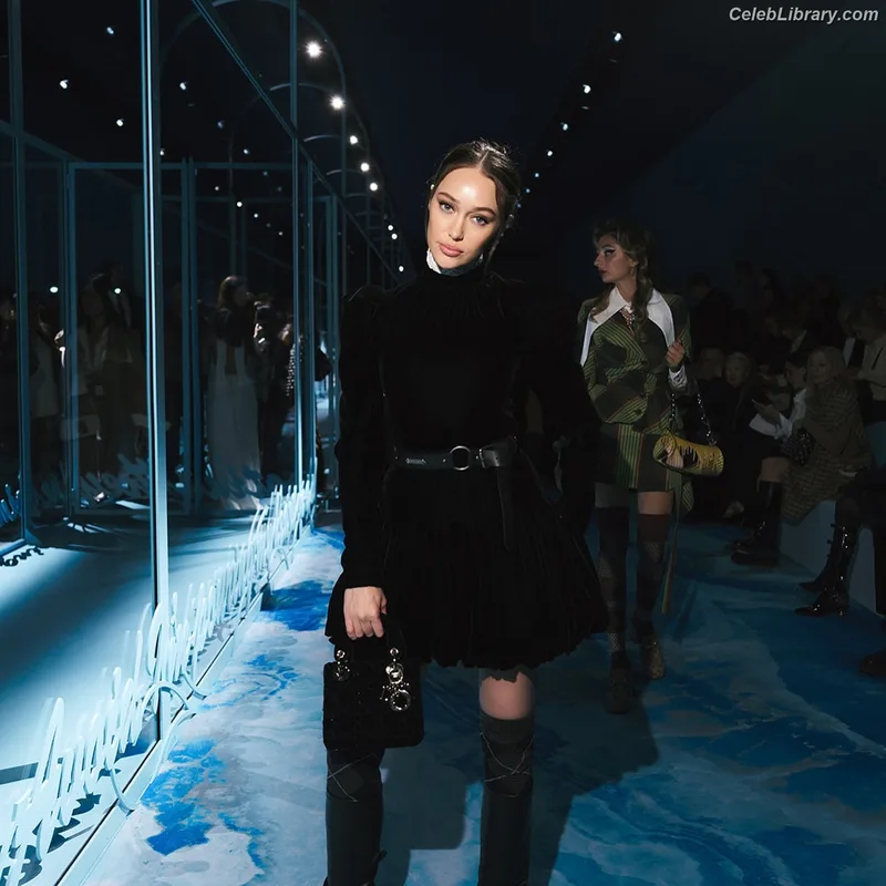 Alycia Debnam Carey photo 20 of 1336
