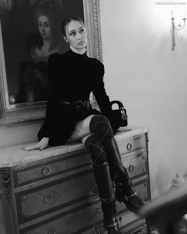 Alycia Debnam Carey photo 9 of 1336