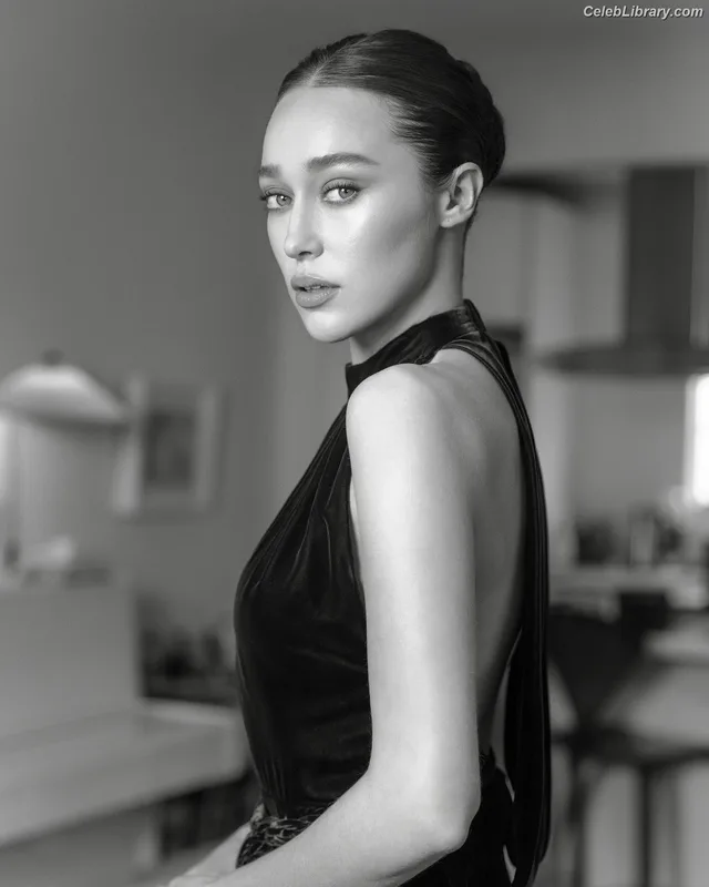 Alycia Debnam Carey photo 13 of 1336