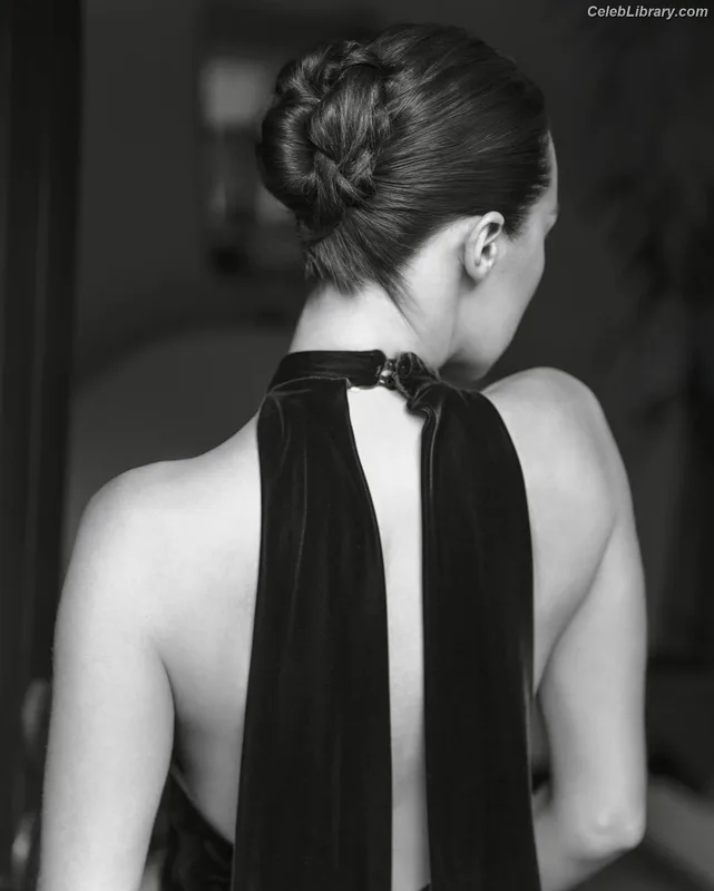 Alycia Debnam Carey photo 14 of 1336