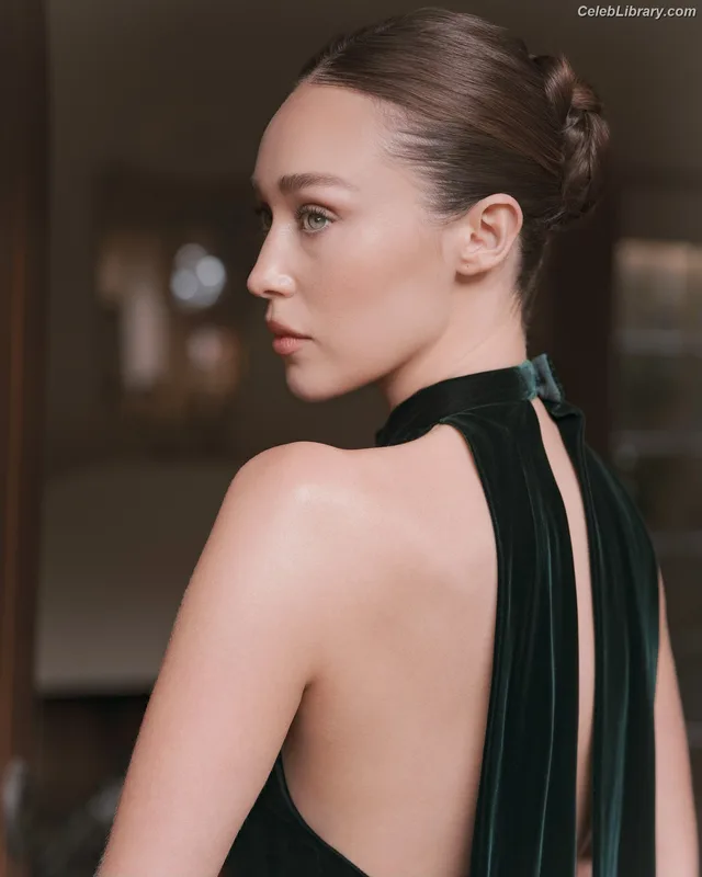 Alycia Debnam Carey photo 18 of 1336