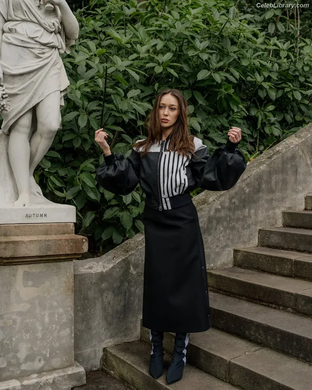 Alycia Debnam Carey photo 24 of 1336