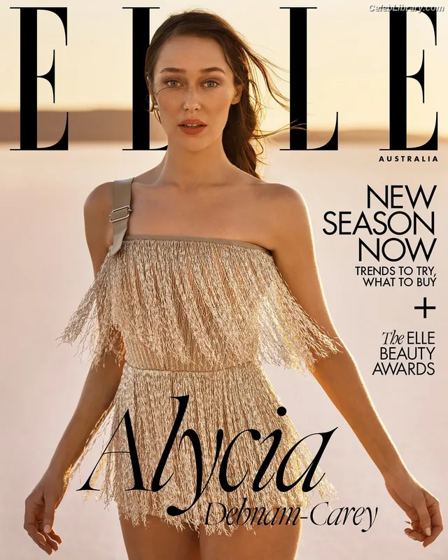 Alycia Debnam Carey photo 11 of 1336