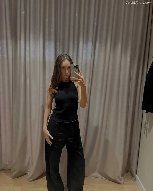 Alycia Debnam Carey photo 19 of 1336