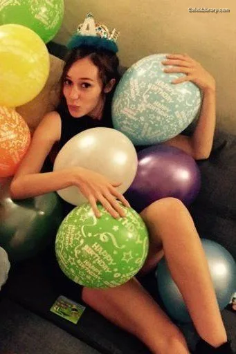 Alycia Debnam Carey photo 1 of 1336