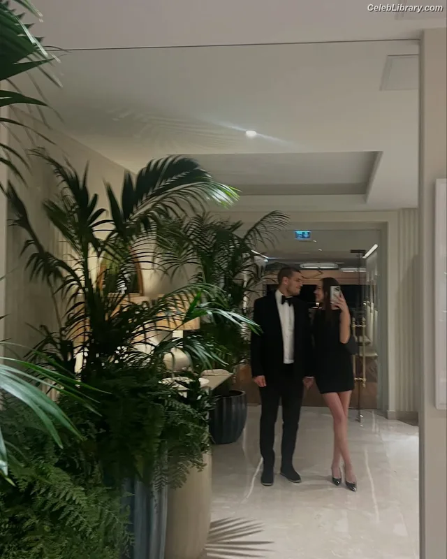 Alycia Debnam Carey photo 7 of 1336
