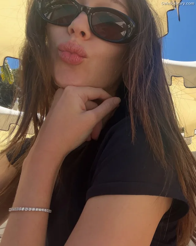 Alycia Debnam Carey photo 9 of 1336