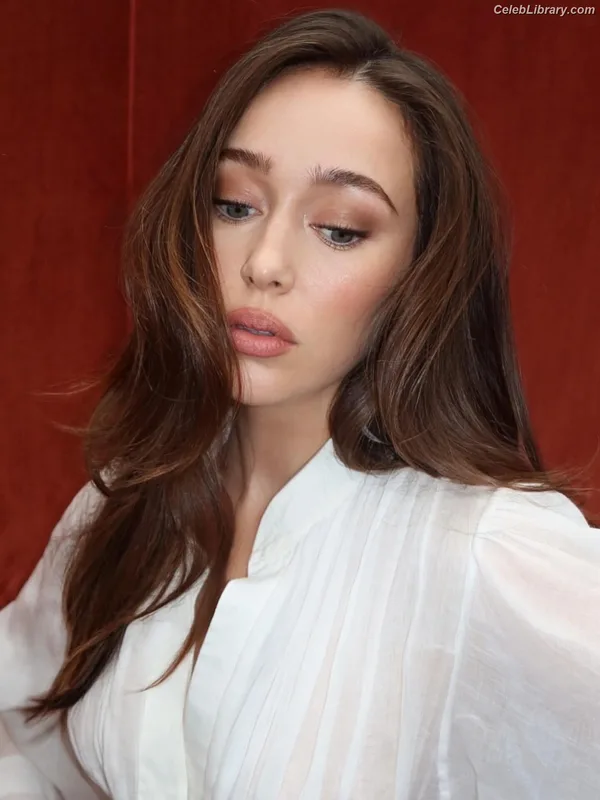Alycia Debnam Carey photo 8 of 1336