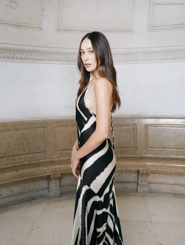 Alycia Debnam Carey photo 14 of 1336