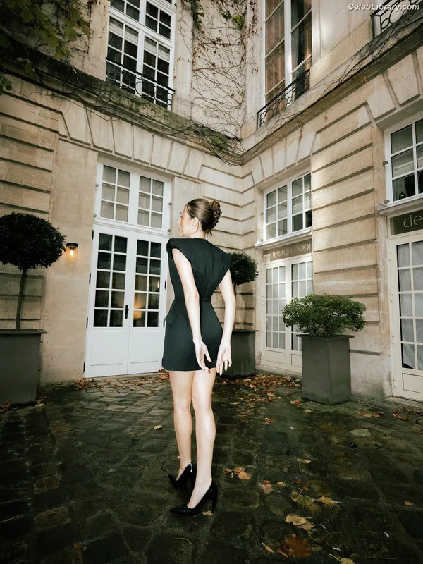 Alycia Debnam Carey photo 24 of 1336