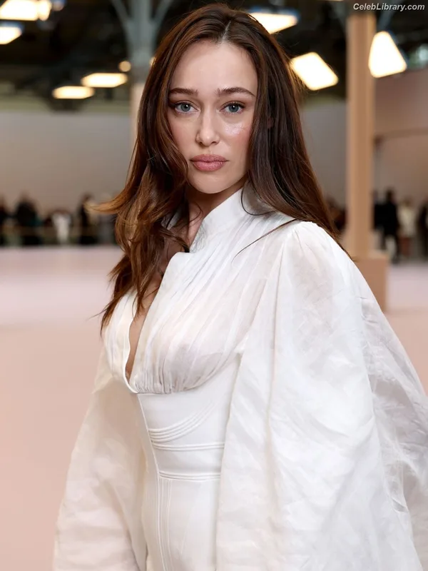 Alycia Debnam Carey photo 6 of 1336