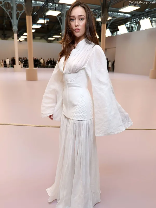 Alycia Debnam Carey photo 8 of 1336